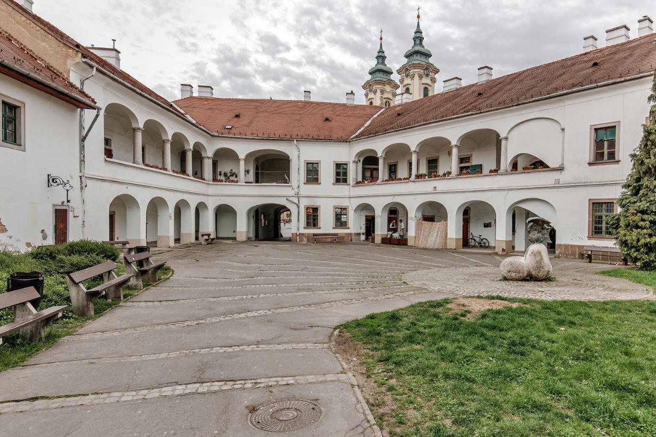 Arany Csillag Apartman Eger Exterior foto